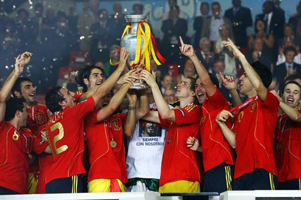08年欧洲杯西班牙纪录（08年欧洲杯西班牙主力阵容）