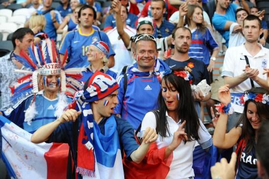 法国球迷反应欧洲杯（法国足球欧洲杯）
