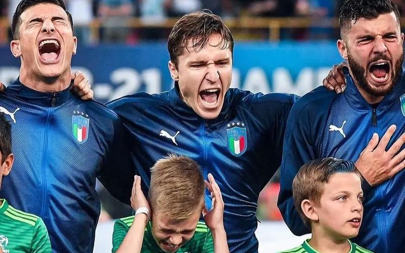 欧洲杯意大利国歌咆哮（2021欧洲杯意大利唱国歌）