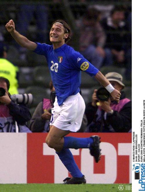 托蒂意大利2000欧洲杯（2000年欧洲杯托蒂进球）